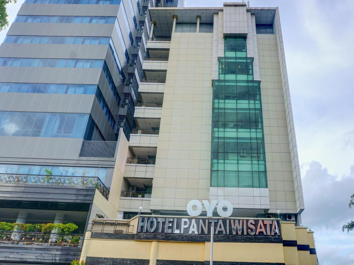 OYO 3967 Hotel Pantai Wisata Makassar Bagian luar foto