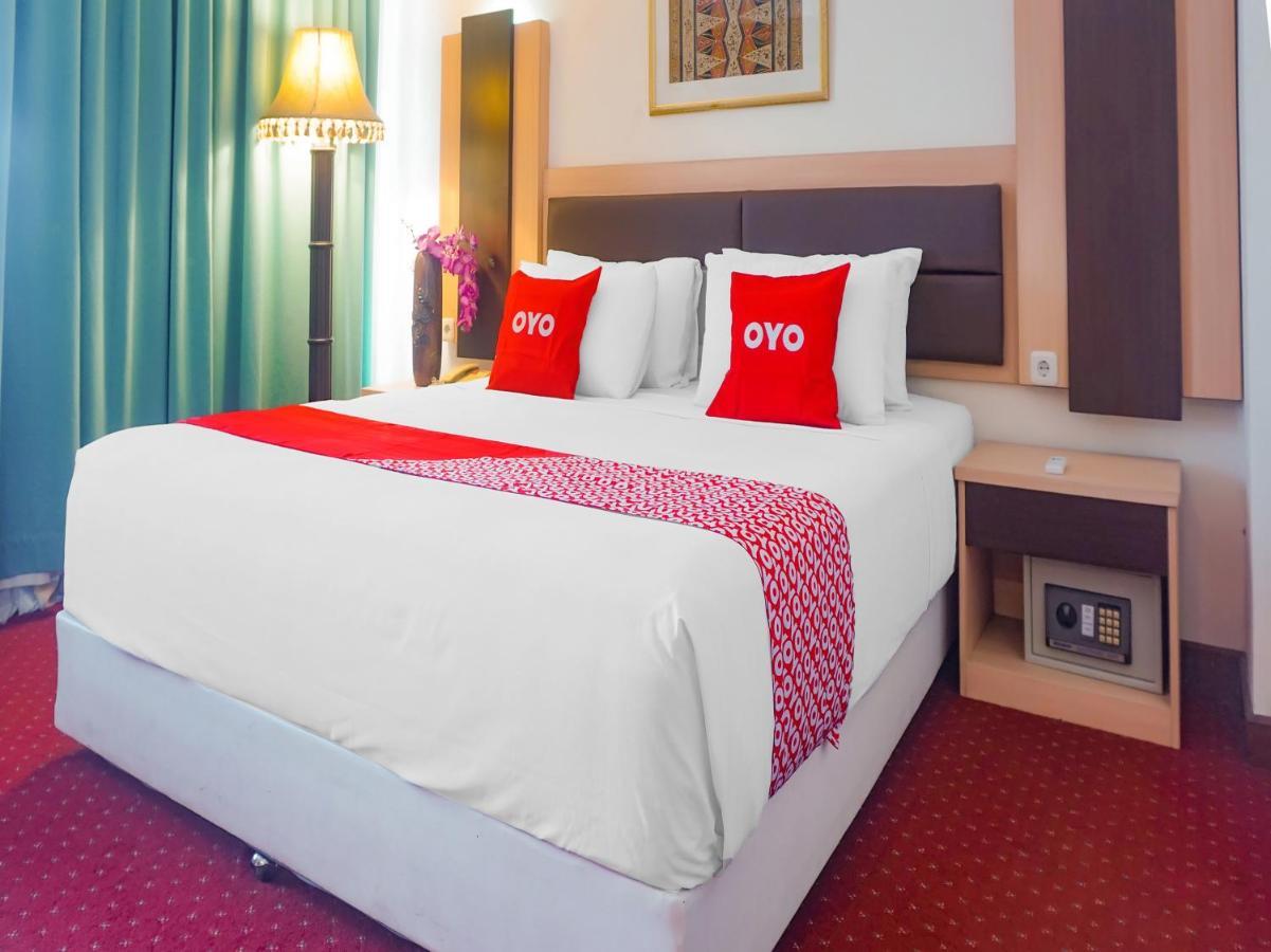 OYO 3967 Hotel Pantai Wisata Makassar Bagian luar foto
