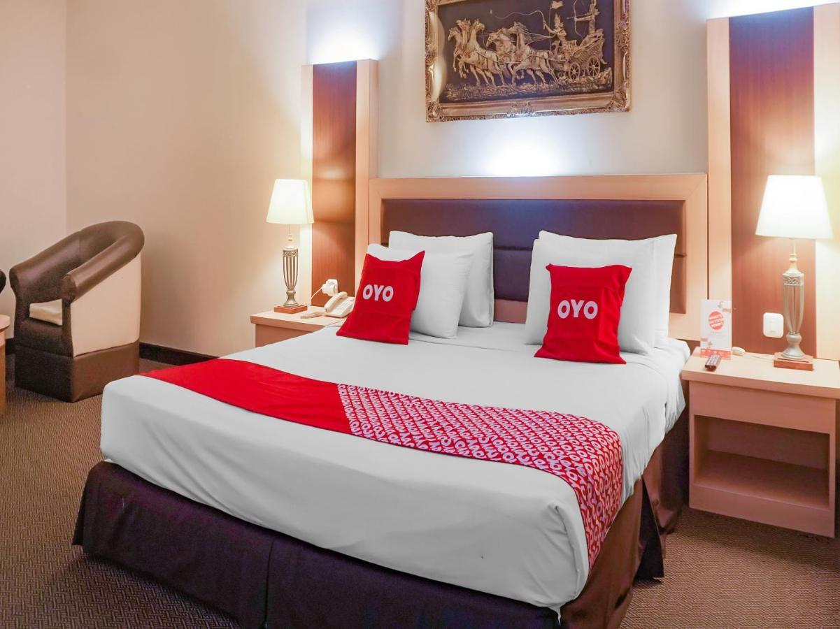 OYO 3967 Hotel Pantai Wisata Makassar Bagian luar foto
