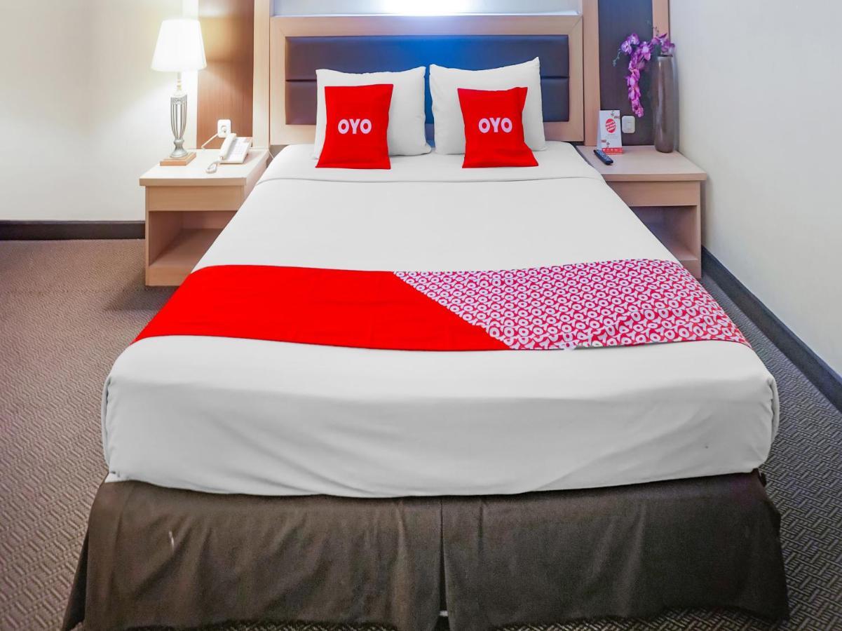 OYO 3967 Hotel Pantai Wisata Makassar Bagian luar foto