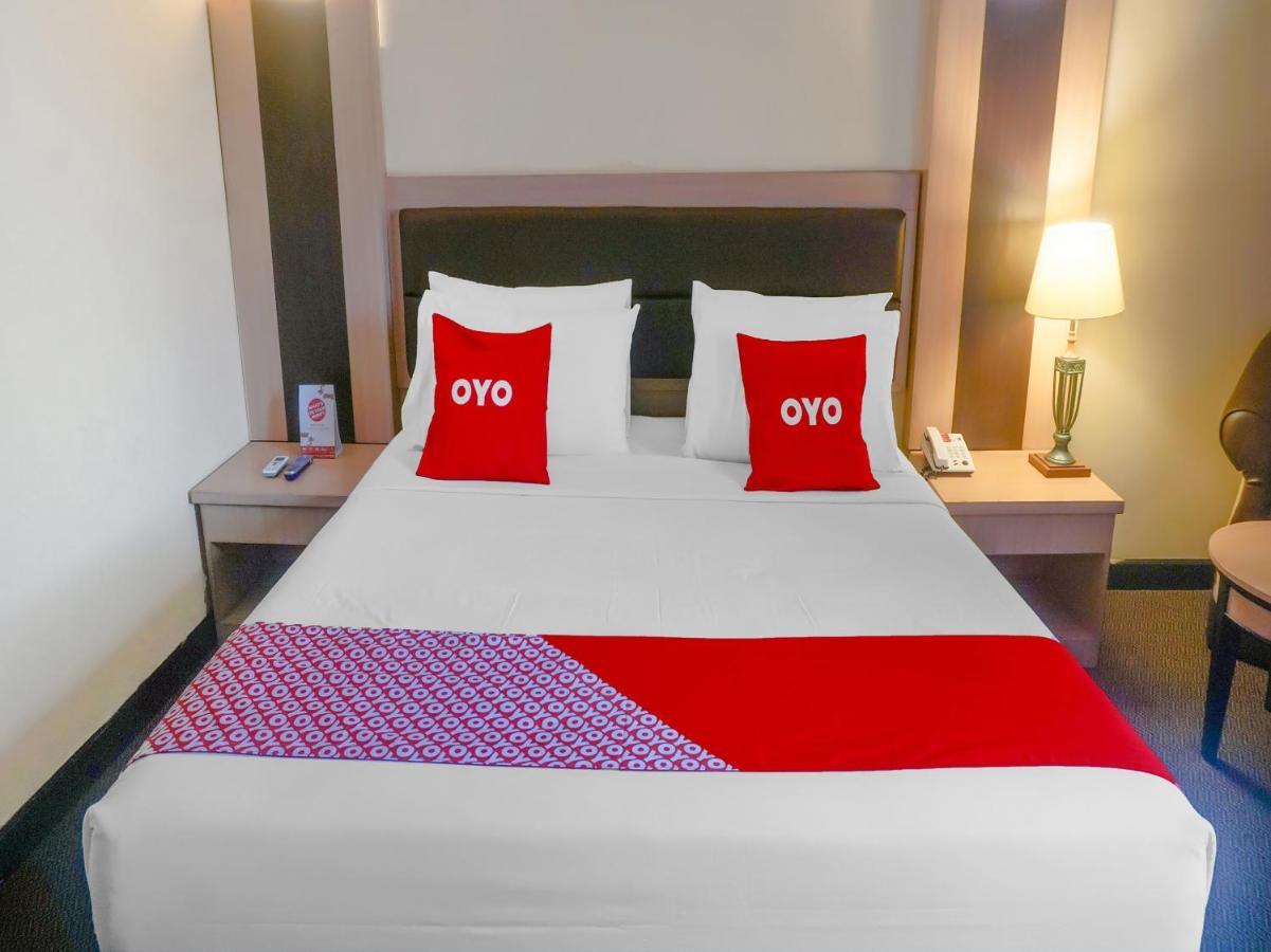 OYO 3967 Hotel Pantai Wisata Makassar Bagian luar foto