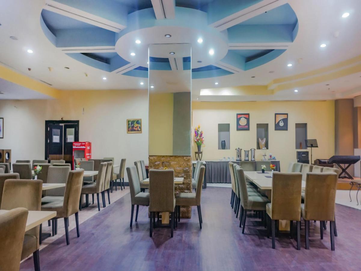 OYO 3967 Hotel Pantai Wisata Makassar Bagian luar foto