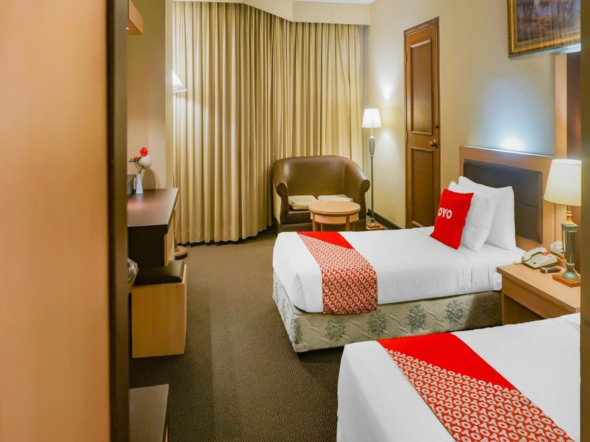 OYO 3967 Hotel Pantai Wisata Makassar Bagian luar foto