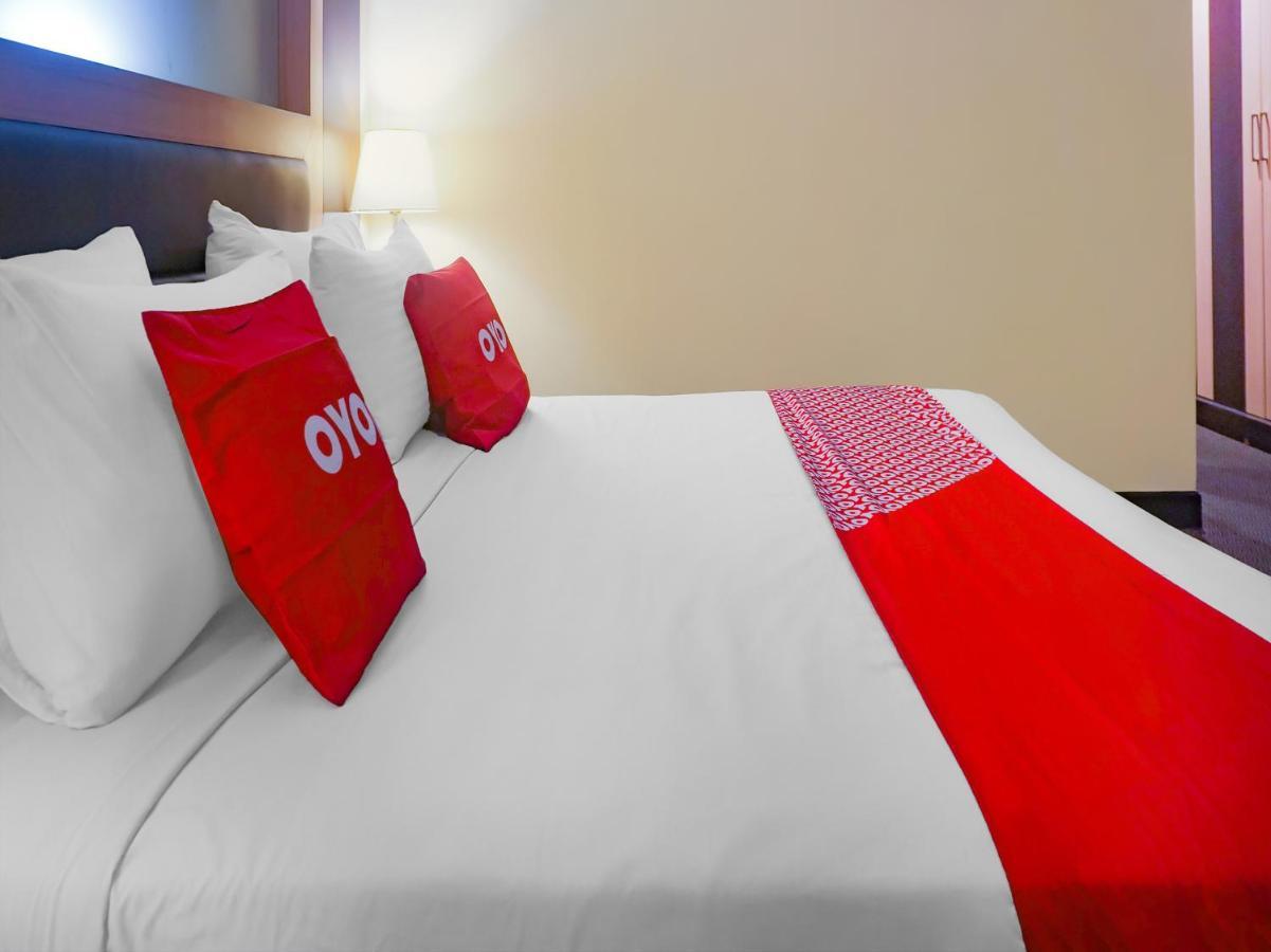 OYO 3967 Hotel Pantai Wisata Makassar Bagian luar foto