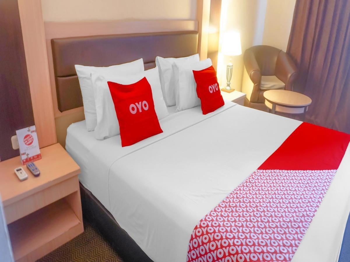 OYO 3967 Hotel Pantai Wisata Makassar Bagian luar foto