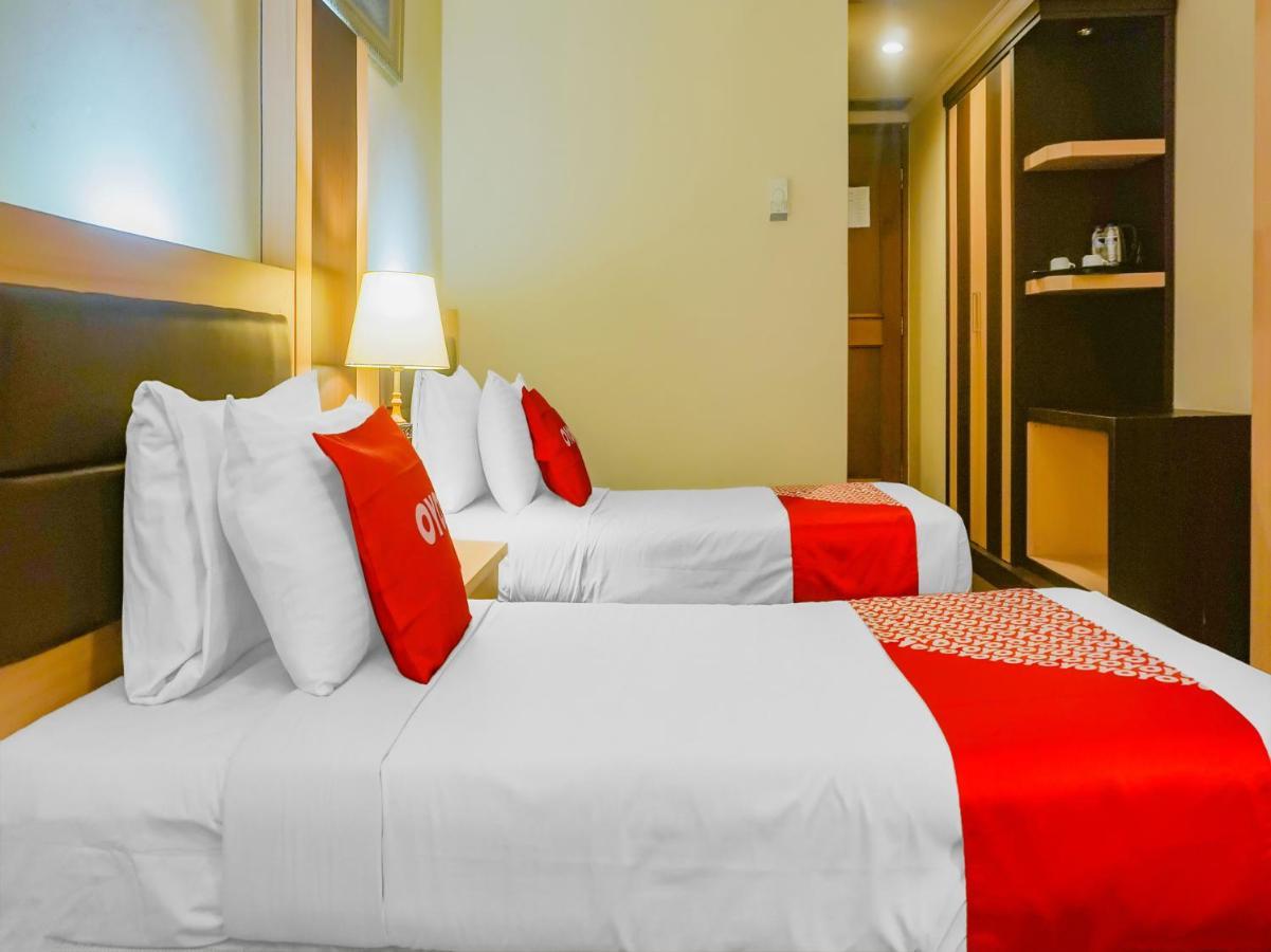 OYO 3967 Hotel Pantai Wisata Makassar Bagian luar foto