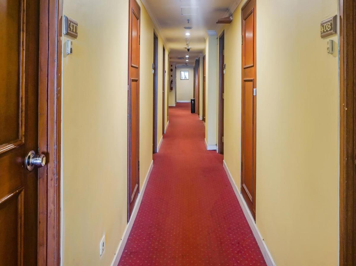 OYO 3967 Hotel Pantai Wisata Makassar Bagian luar foto