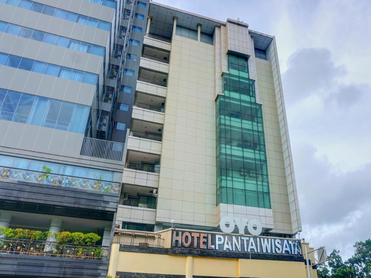 OYO 3967 Hotel Pantai Wisata Makassar Bagian luar foto