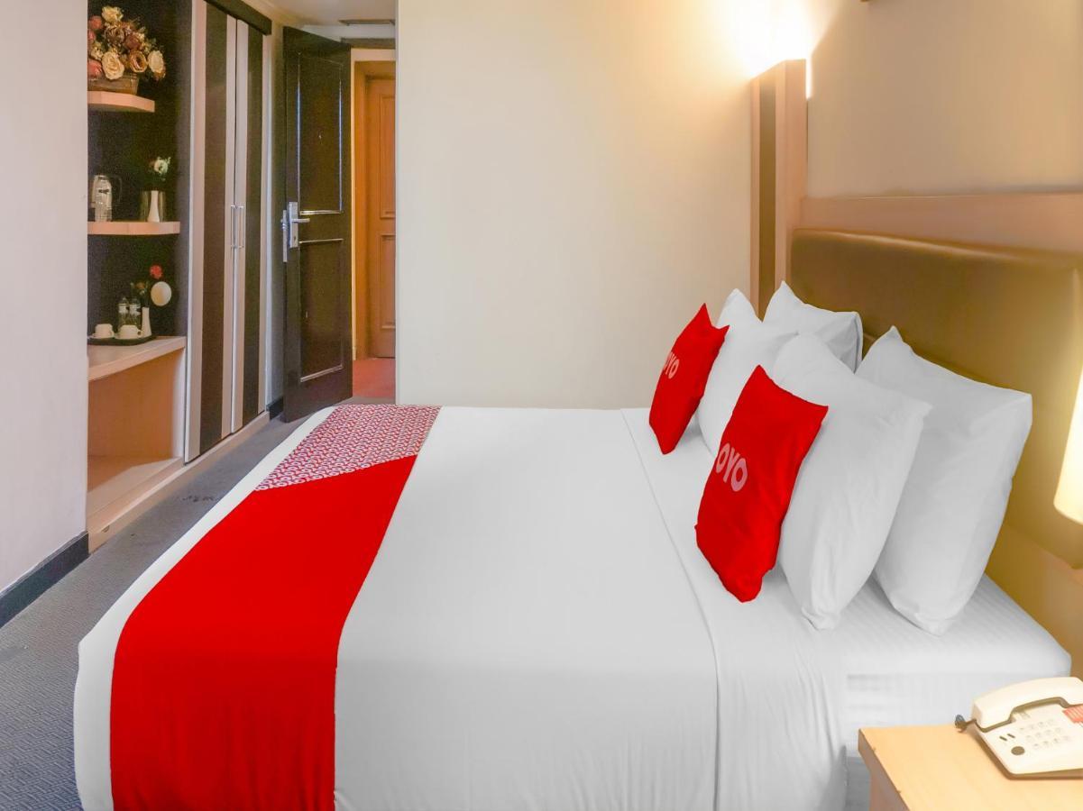 OYO 3967 Hotel Pantai Wisata Makassar Bagian luar foto