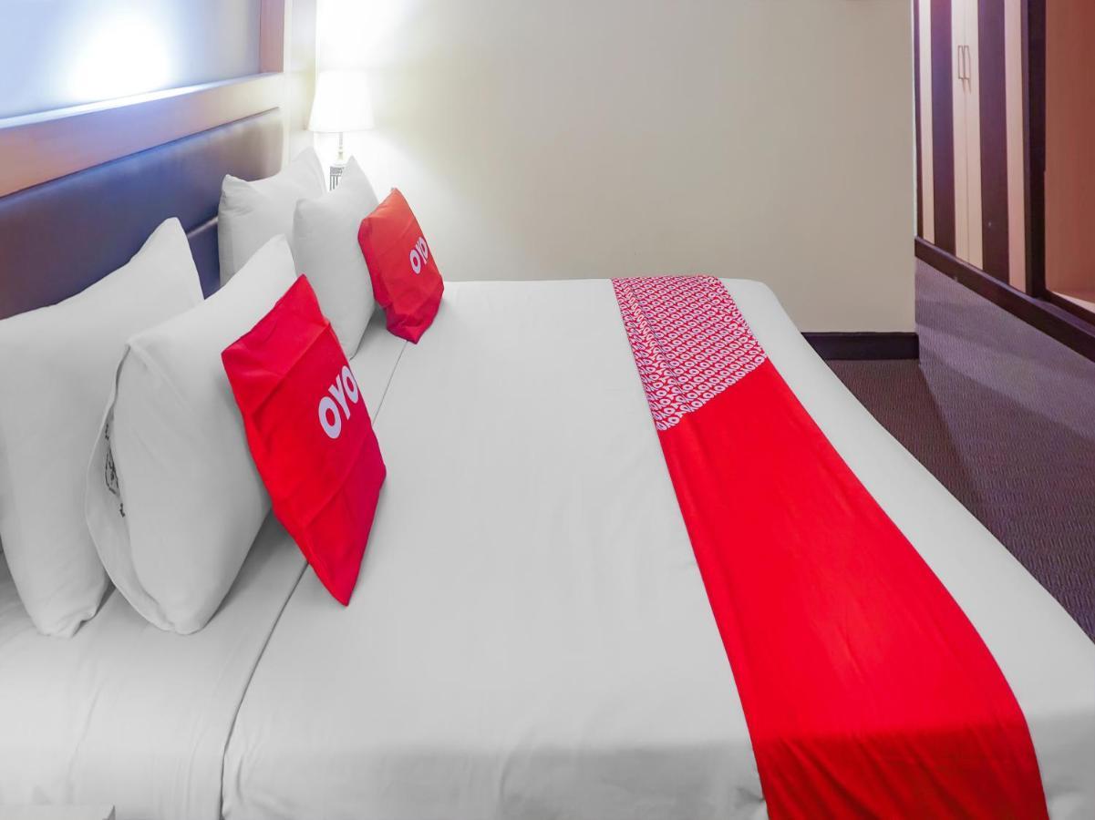 OYO 3967 Hotel Pantai Wisata Makassar Bagian luar foto