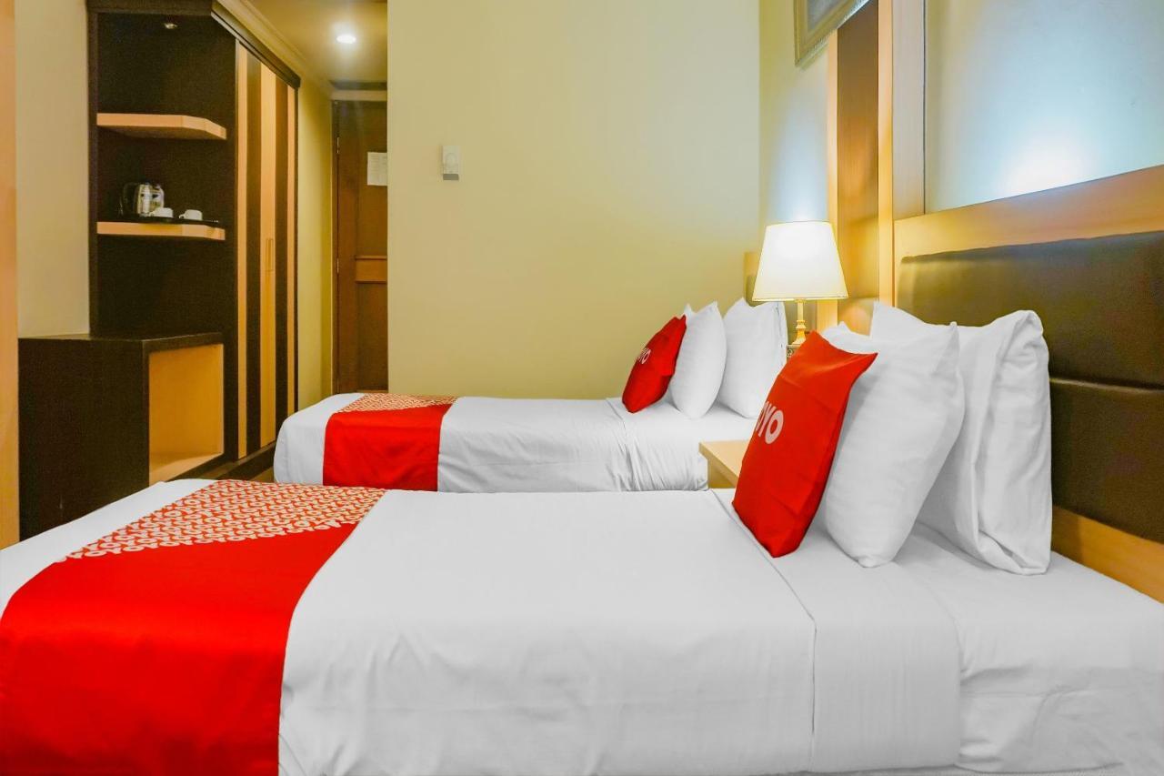 OYO 3967 Hotel Pantai Wisata Makassar Bagian luar foto