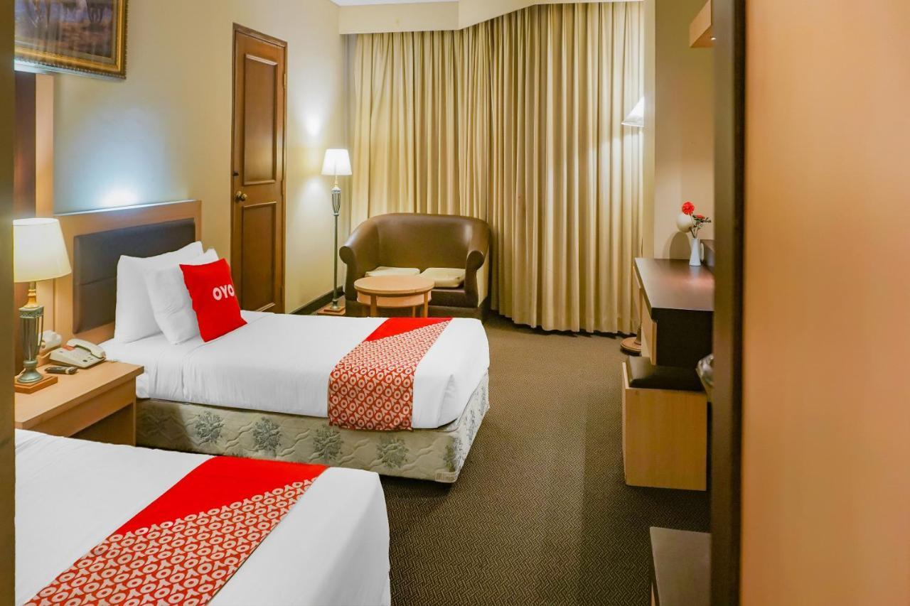 OYO 3967 Hotel Pantai Wisata Makassar Bagian luar foto
